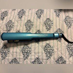 BaBylissPRO Nano Titanium Hair Straightener - Blue